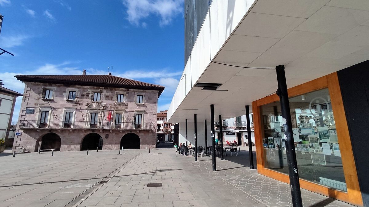 Exterior del Ayuntamiento de Baztan.