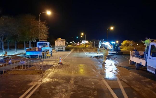 Vista de la fuga de agua en la conocida como carretera a Tarazona, la N-121-C en Tudela Vista de la fuga de agua en la conocida como carretera a Tarazona, la N-121-C en Tudela