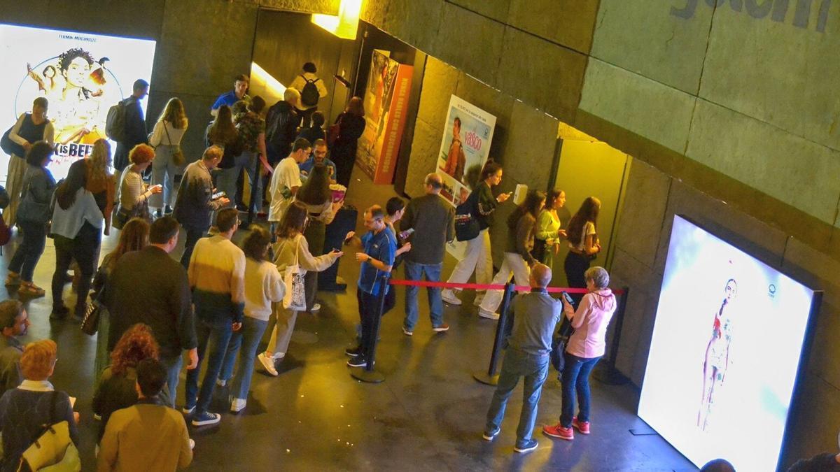 Aunque la primera sesi&oacute;n fue floja, la de la m&aacute;s avanzada la tarde se llen&oacute; de p&uacute;blico en los cines Golem.