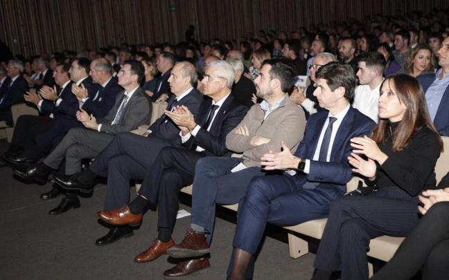 En imágenes: la sociedad alavesa arropa a DNA en su 18 aniversario