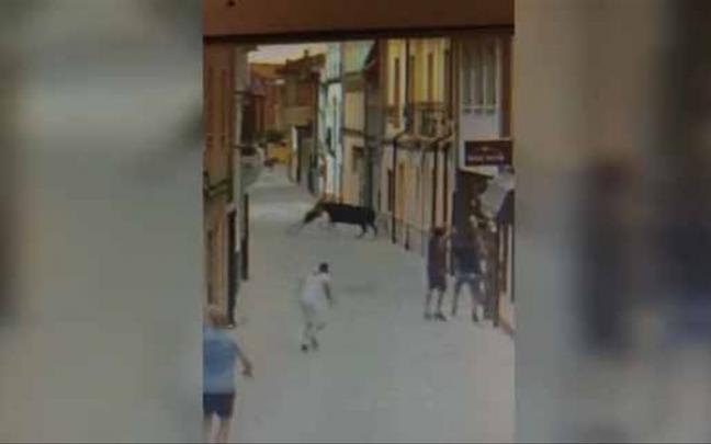 Dramática cogida en el encierro de Arguedas