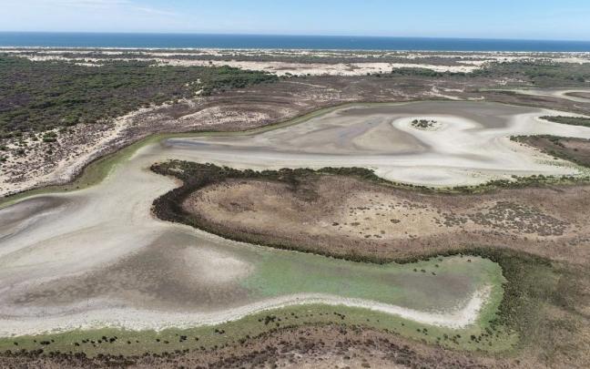 La laguna de Santa Olalla totalmente seca.