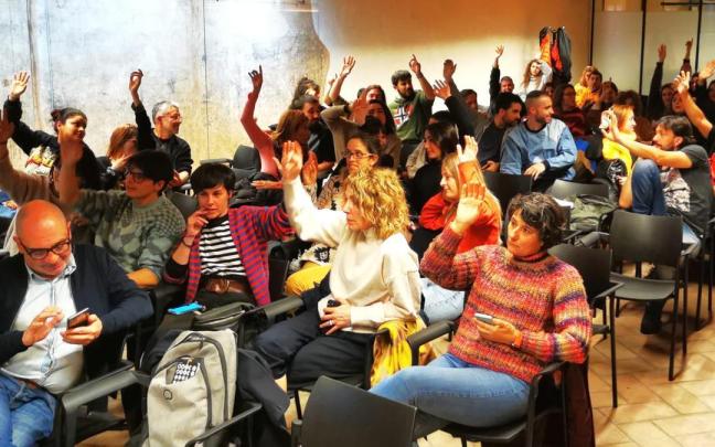 Imagen del acto de constitución de la nueva asociación que agrupa a los técnicos de cine de Navarra, que tuvo lugar el pasado jueves en el Condestable. Imagen del acto de constitución de la nueva asociación que agrupa a los técnicos de cine de Navarra, que tuvo lugar el pasado jueves en el Condestable.