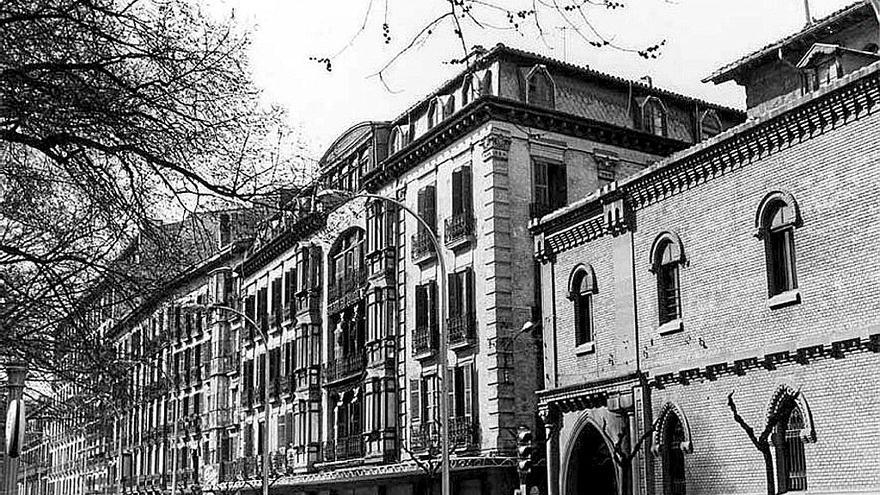 Casa Navasal en el paseo de Sarasate, 1967 | FOTO: GALLE. DE ARAZURI, J.J. “PAMPLONA, CALLES Y BARRIOS”.