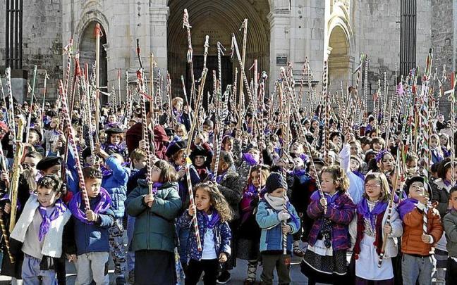 Los alumnos de la ikastola Lope de Larrea de Agurain. Los alumnos de la ikastola Lope de Larrea de Agurain.