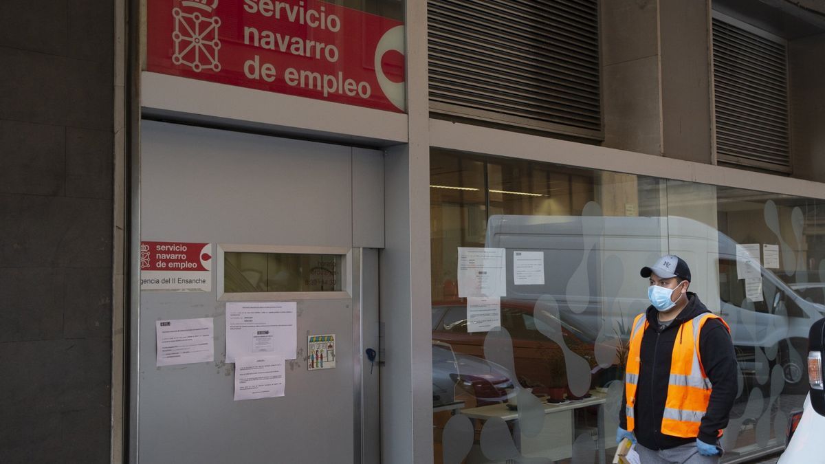 Entrada del Servicio Navarro de Empleo.