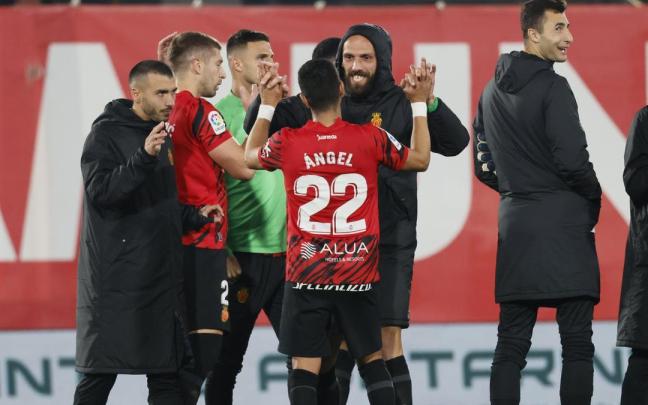 Los jugadores del Mallorca al finalizar el encuentro