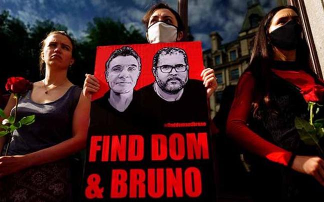 Protesta en Londres en apoyo a Dom Phillips y Bruno Ara&uacute;jo.