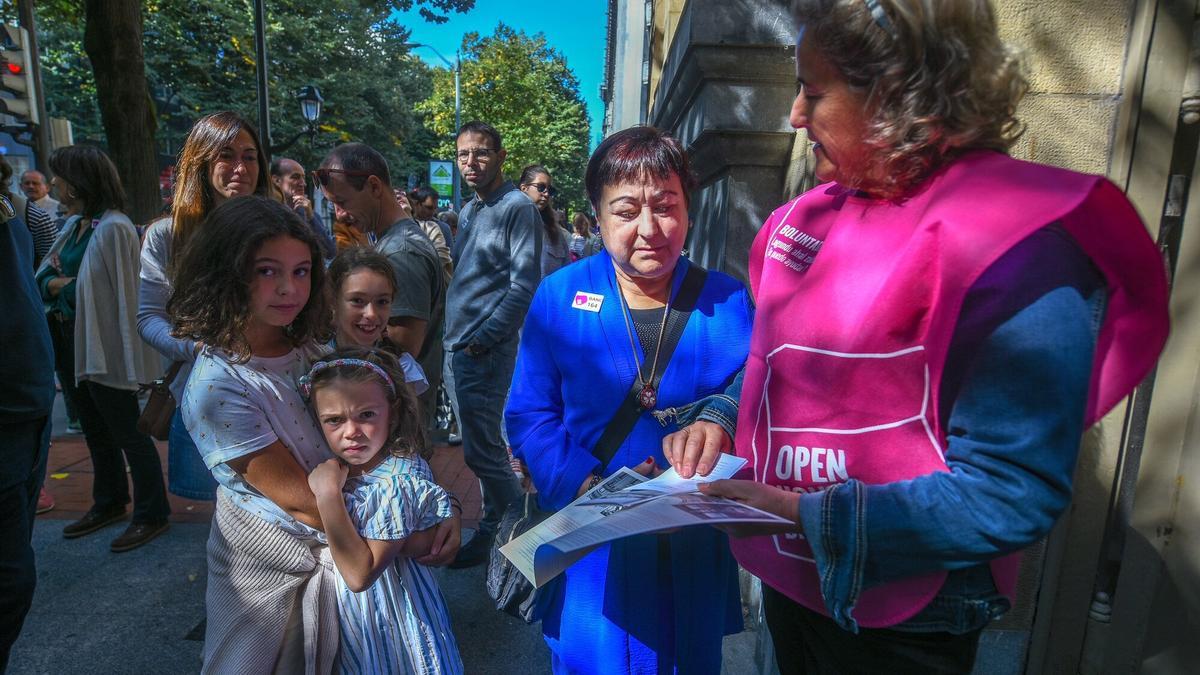 Las filas han llegado a durar hasta una hora.