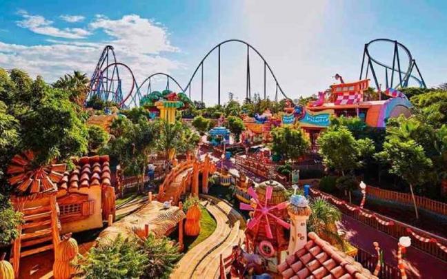 Vista de parte de las atracciones del parque.