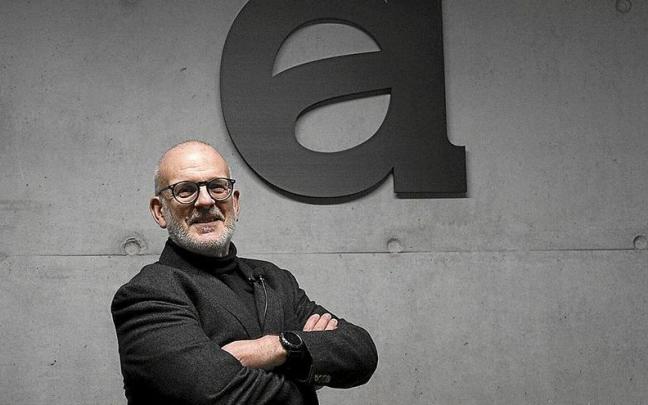 Lerro hauekin, ikertzailea.