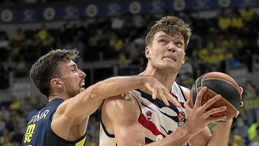 Kotsar terminó con una carta de tiro impoluta, sumada a su gran trabajo defensivo. | FOTO: BASKONIA