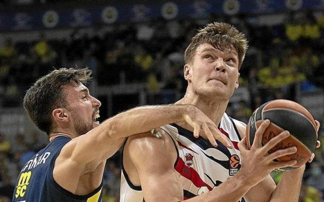 Kotsar terminó con una carta de tiro impoluta, sumada a su gran trabajo defensivo. | FOTO: BASKONIA Kotsar terminó con una carta de tiro impoluta, sumada a su gran trabajo defensivo. | FOTO: BASKONIA