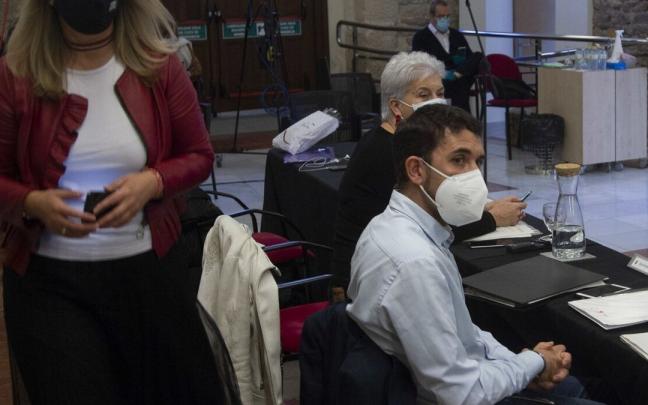 Ainhoa Domaica y Óscar Fernández