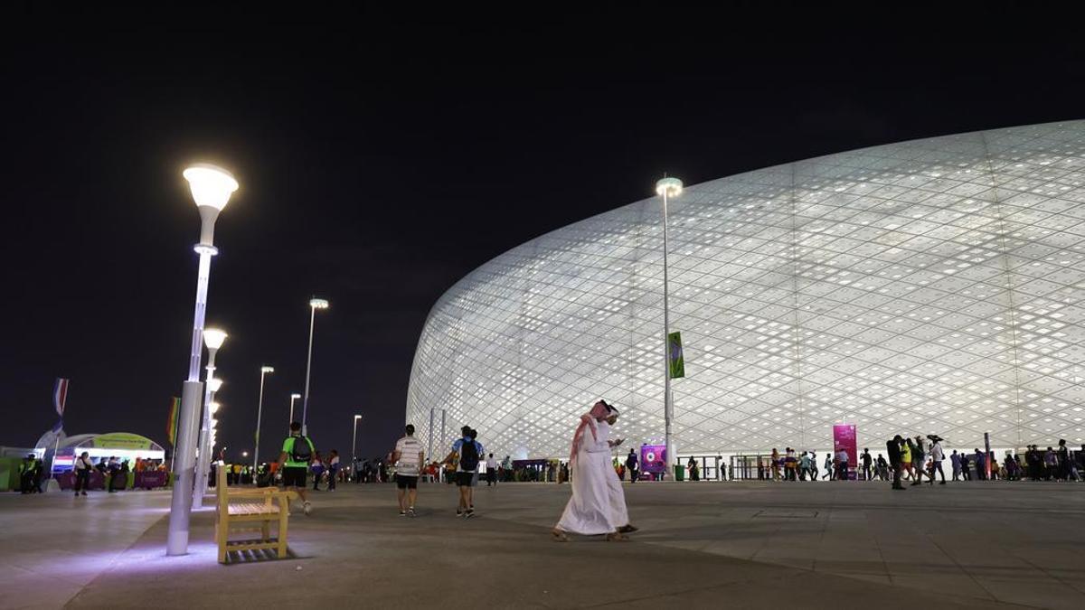 Exteriores del Estadio Al Thumama en Doha.