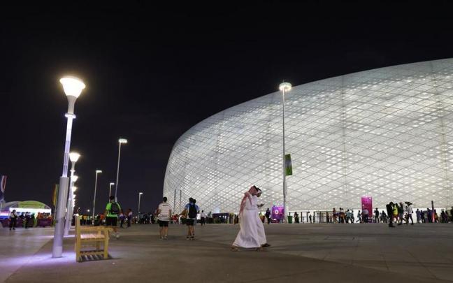 Exteriores del Estadio Al Thumama en Doha.