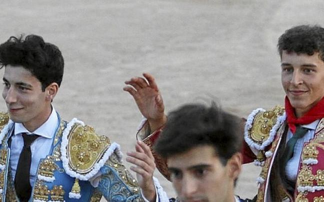 Desde la izda, Nabil Essaouari, Javier Illanguas y Mariscal Cruz. Desde la izda, Nabil Essaouari, Javier Illanguas y Mariscal Cruz.