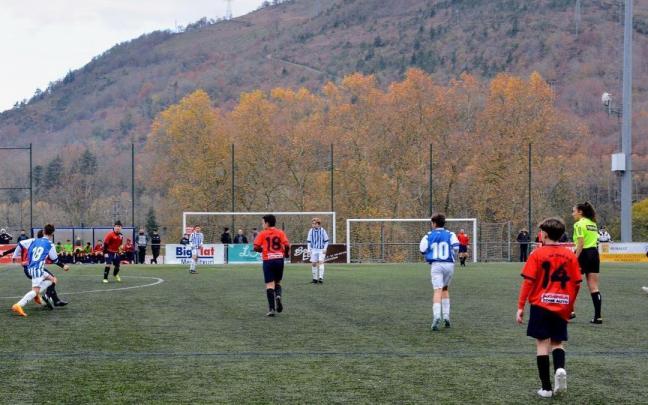 Uno de los partidos disputados en Doneztebe. Uno de los partidos disputados en Doneztebe.