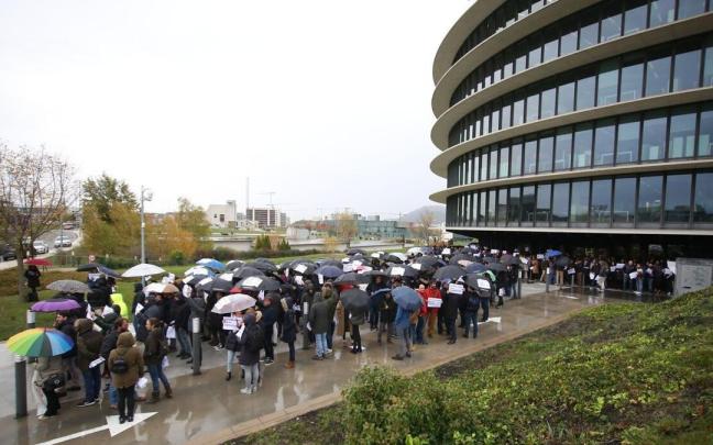 Protesta de la plantilla de Siemens Gamesa en Sarriguren.