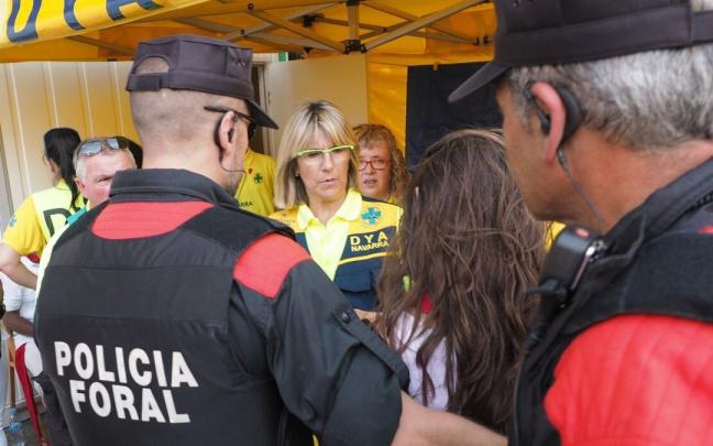 Agentes de la Polic&iacute;a Foral, en el puesto de la DYA.
