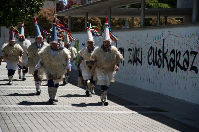 Una celebración anterior del Día del Euskera en Ansoáin.