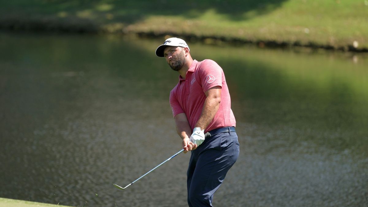 Jon Rahm, durante la jornada final del FedEx St. Jude Championship en Memphis.