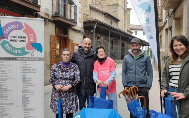 Los clientes de los establecimientos de Ordizia podr&aacute;n hacer uso de paraguas y carros de la compra