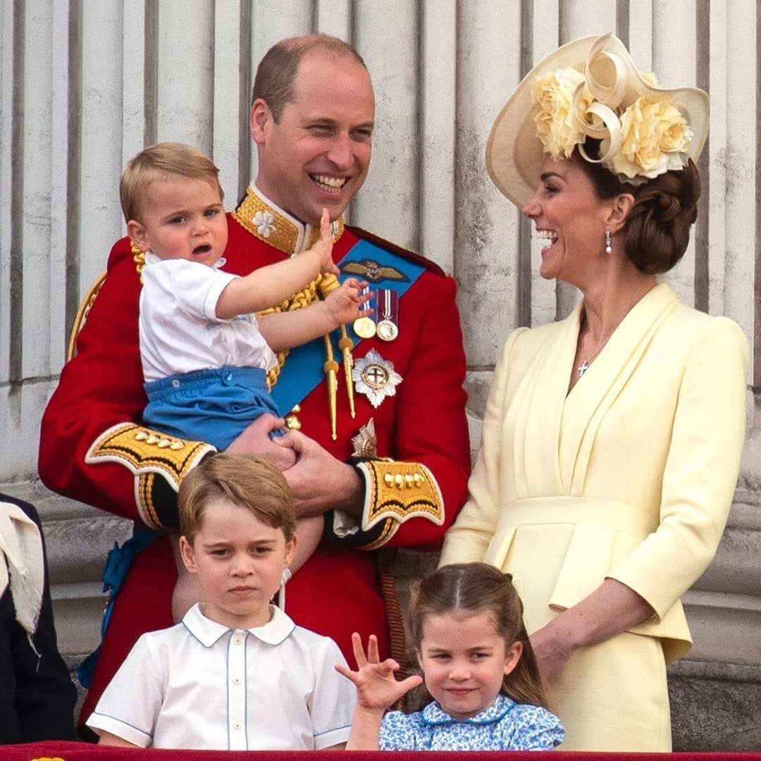El príncipe Guillermo y Kate Middleton junto a sus hijos Jorge, Carlota y Luis.