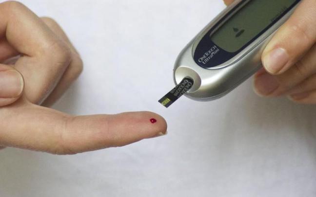 Las células beta son fuente de la insulina, una hormona necesaria para la regulación de los niveles de glucosa en sangre. Las células beta son fuente de la insulina, una hormona necesaria para la regulación de los niveles de glucosa en sangre.