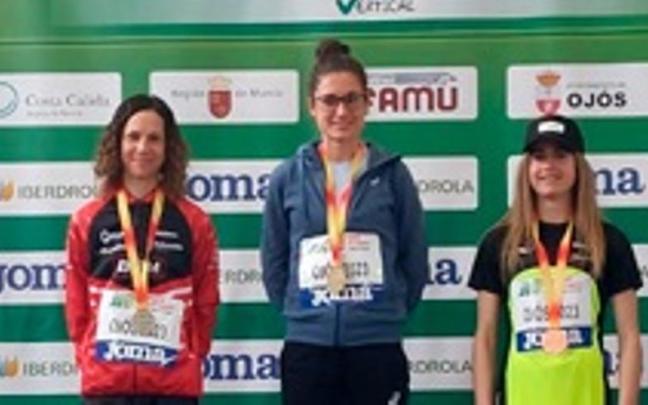 Onditz Iturbe, Nuria Gil y Malen Osa, en el podio del Campeonato de España de Subida Vertical. Onditz Iturbe, Nuria Gil y Malen Osa, en el podio del Campeonato de España de Subida Vertical.