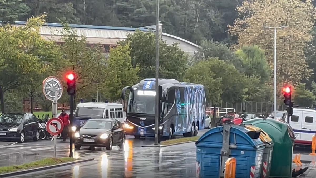 Llegada de la Real Sociedad antes del partido contra el United