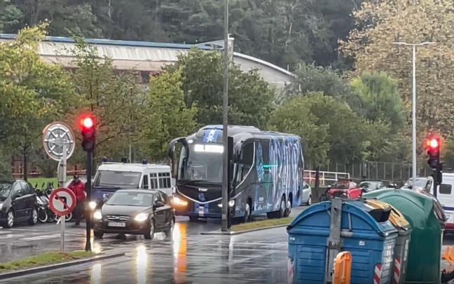 Llegada de la Real Sociedad antes del partido contra el United