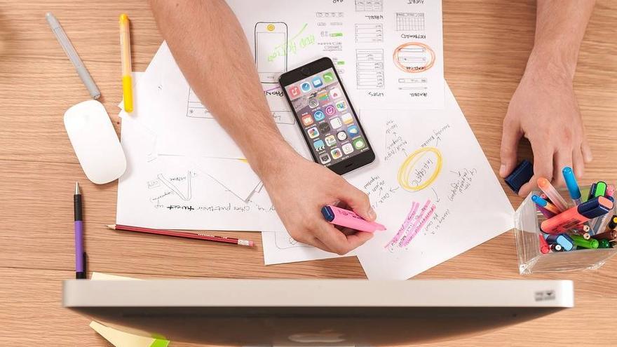 El tel&eacute;fono m&oacute;vil se ha convertido en uno de los canales m&aacute;s populares para el aprendizaje.