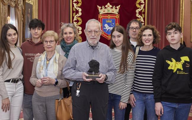 Balbino García de Albizu recibe el octavo premio Txondorra Carbón Vegetal