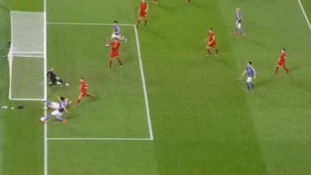 Tanaka centra para que Japón logre su segundo gol ante España Tanaka centra para que Japón logre su segundo gol ante España