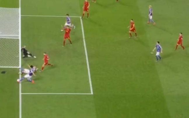 Tanaka centra para que Japón logre su segundo gol ante España