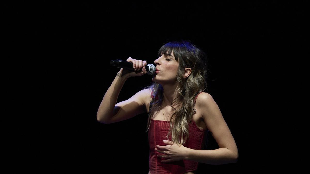 Chica Sobresalto, durante su actuación en Baluarte.