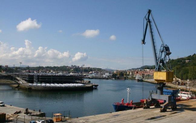 El tráfico en el Puerto de Pasaia ha retrocedido un 5,6% hasta septiembre.