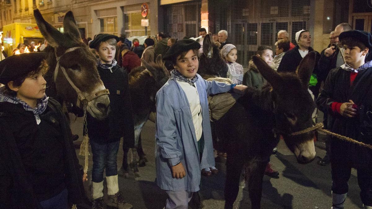 Todo apunta a que no hará mucho frío durante el desfile de Olentzero y Mari Domingi en 2017