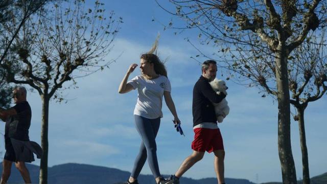 Las rachas de viento podrían superar los 100 kilómetros por hora en zonas expuestas este martes.