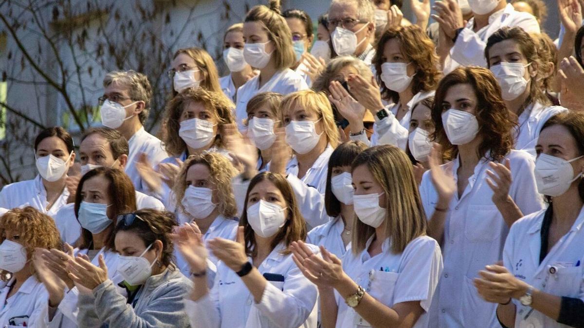 Los jefes de servicio del Hospital Donostia han retomado este lunes las concentraciones