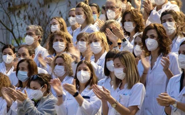 Los jefes de servicio del Hospital Donostia han retomado este lunes las concentraciones