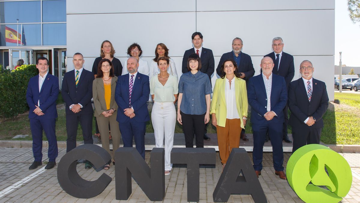 Autoridades que han asistido al acto, en la sede del CNTA, en San Adriáin.