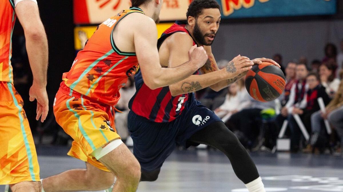 Pierria Henry, durante el partido entre el Baskonia y el Valencia Basket