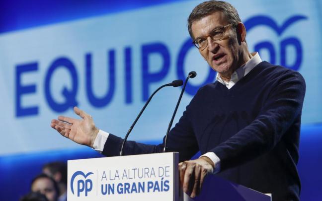 Núñez Feijoó durante su intervención en el acto del PP en Zaragoza. Núñez Feijoó durante su intervención en el acto del PP en Zaragoza.