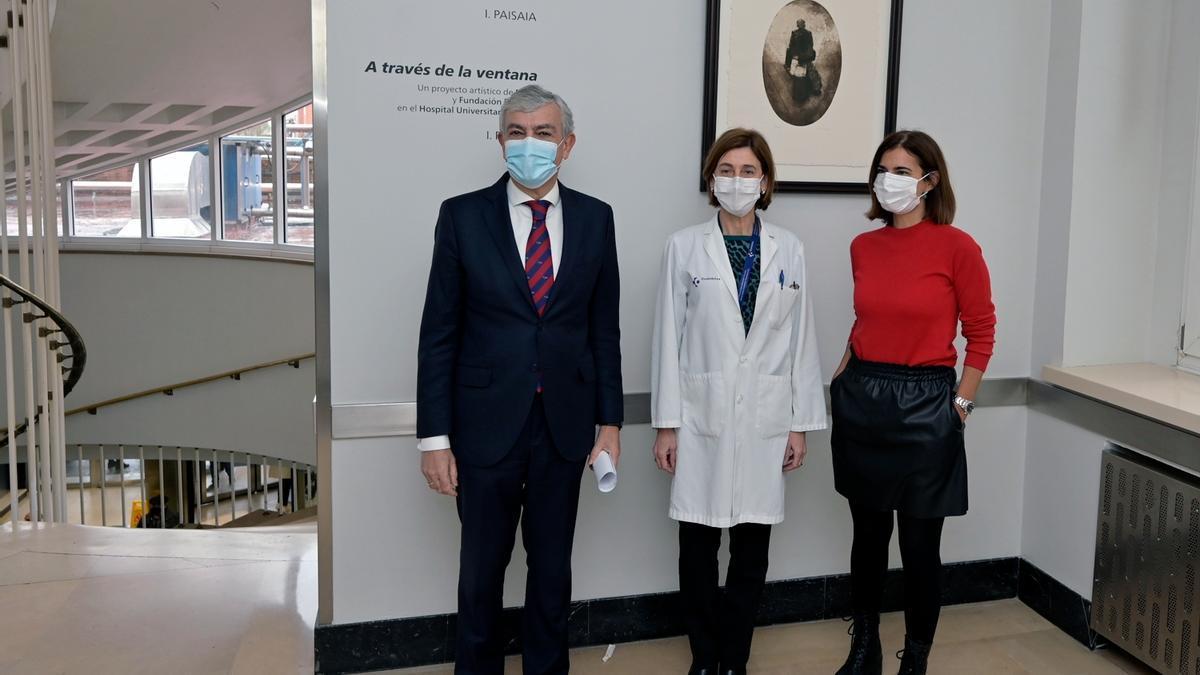 Presentación de la exposición 'A través de la ventana' en el Hospital Universitario de Cruces