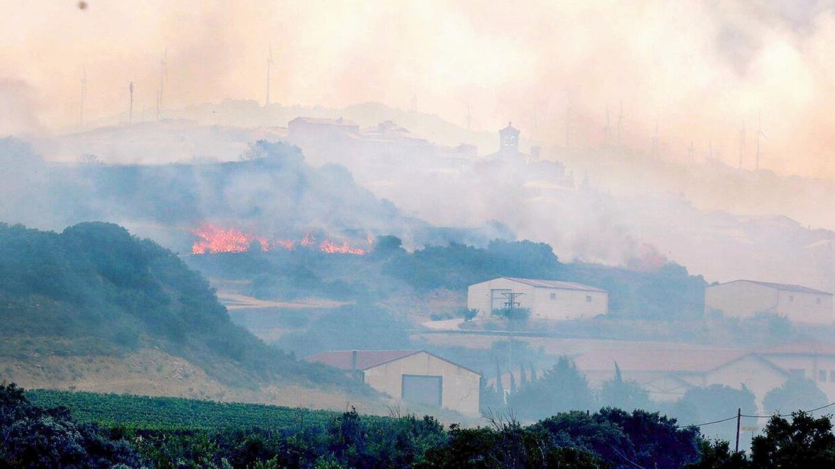 Incendio que sitió a San Martín de Unx en junio.