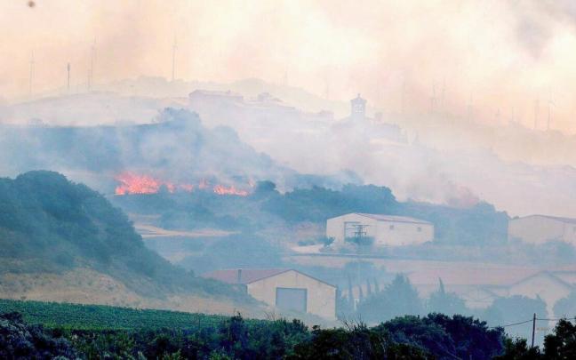 Incendio que sitió a San Martín de Unx en junio.