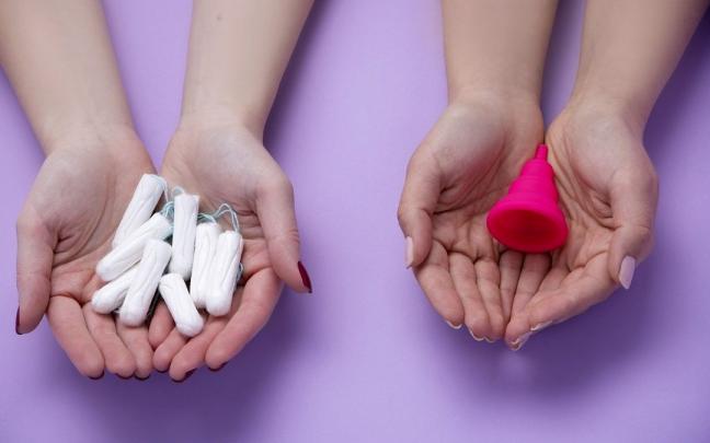 Tampones y copas menstruales serán algunos de los productos que se suministrarán gratuitamente.