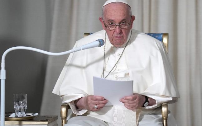 El papa Francisco interviene durante su visita a Canad&aacute;.